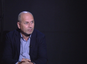 Если у вас были такие связи с Азербайджаном, пошли бы и открыто поговорили бы: Г. Назарян
