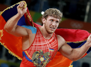 Артур Алексанян начал Олимпийские игры с победы